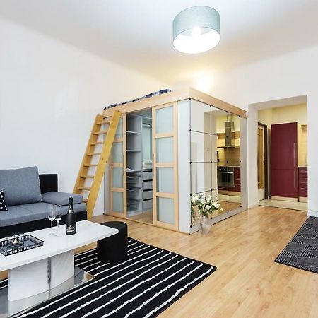 Stylish Apartment On Riverside براغ المظهر الخارجي الصورة